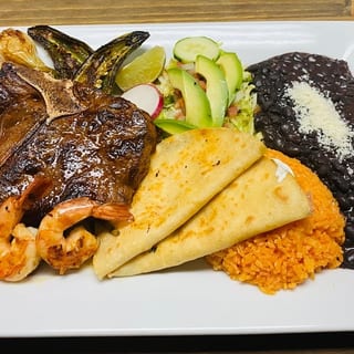 Bandeja Oaxaqueña Dinner